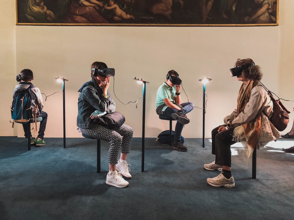 Pengertian Augmented Reality (AR): Mengintegrasikan Dunia Virtual dan Nyata