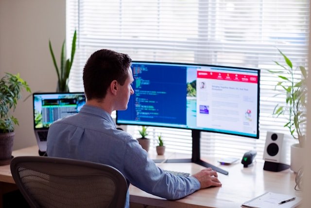 Meningkatkan Produktivitas Bisnis dengan Aplikasi CRM Terbaik